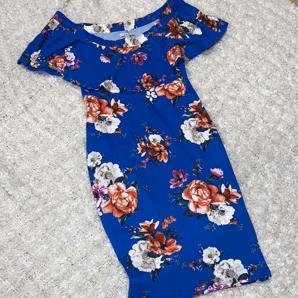 Sexy off the shoulder floral blue dress 🦋 NEVER WORN!!